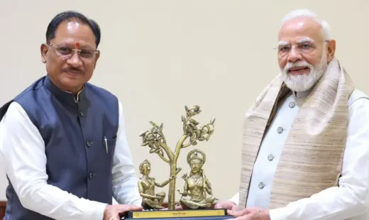 पीएम मोदी से मिले सीएम विष्णुदेव साय, ‘बस्तर विजन’ के रोडमैप और प्रमुख परियोजनाओं पर मांगा केंद्र का सहयोग