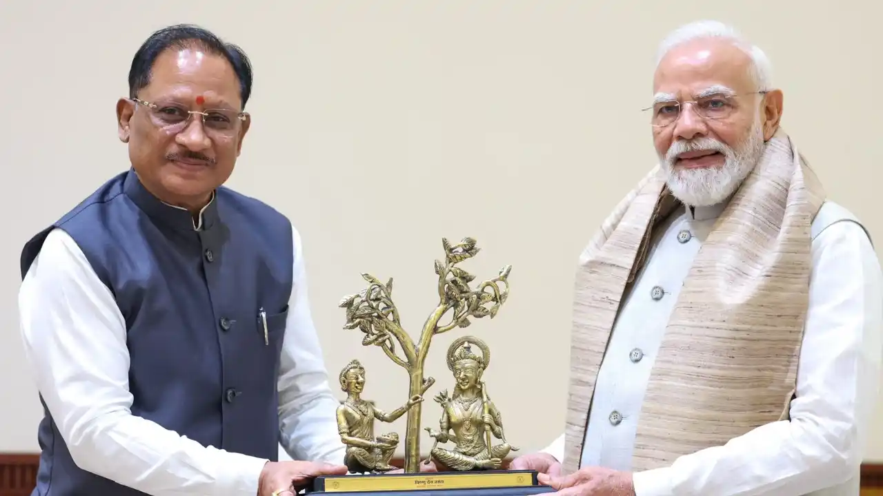 पीएम मोदी से मिले सीएम विष्णुदेव साय, ‘बस्तर विजन’ के रोडमैप और प्रमुख परियोजनाओं पर मांगा केंद्र का सहयोग