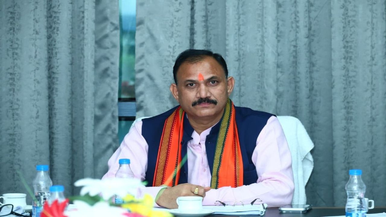 NEET UG काउंसलिंग को लेकर स्वास्थ्य मंत्री का बड़ा बयान, बोले- छत्तीसगढ़ के बच्चों की एक भी सीट प्रभावित नहीं होगी